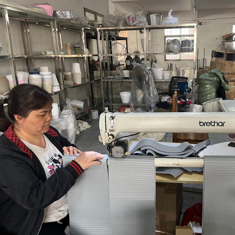 Éclairage fort dévoile des chances de tissus fabriqués au tissu: une décennie d'expertise dans l'éclairage de pendentif intérieur en gros pour les marchés mondiaux